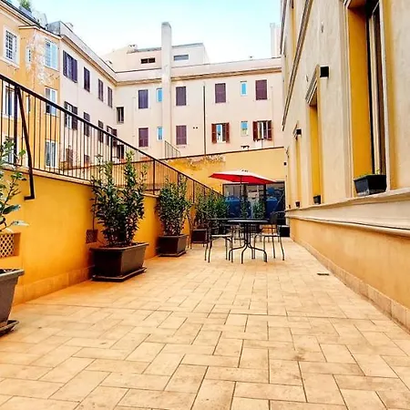 Tribvni Plebis Apartment